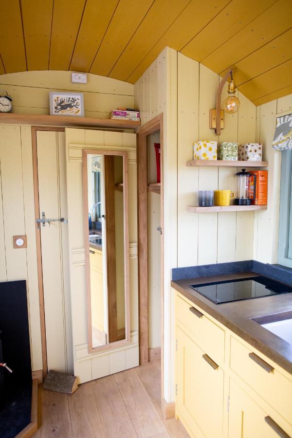 Little Plovers Shepherd Hut Villa Chichester Exterior photo