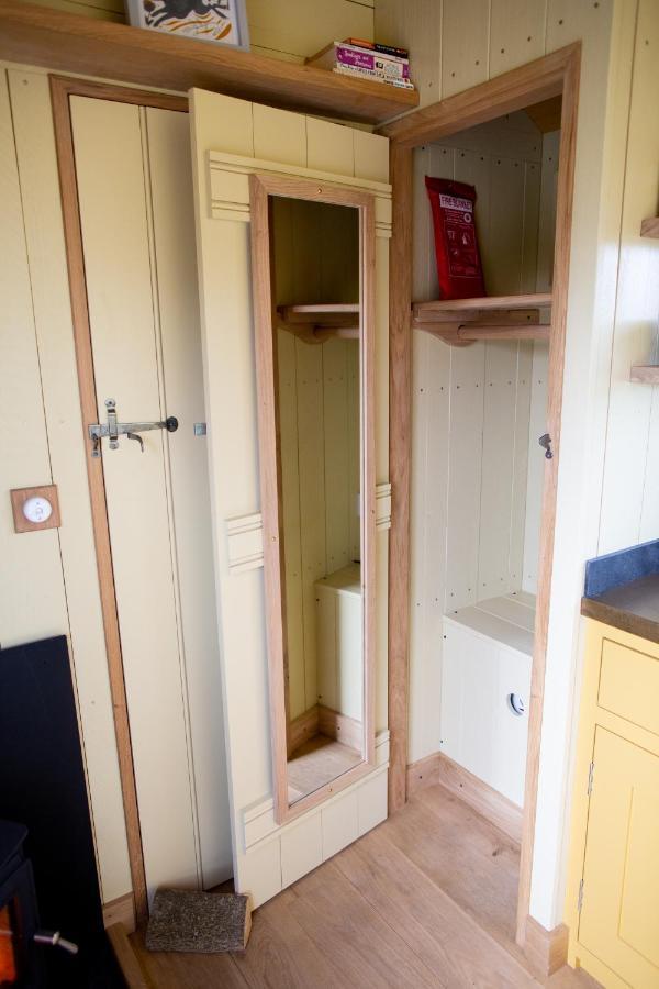 Little Plovers Shepherd Hut Villa Chichester Exterior photo